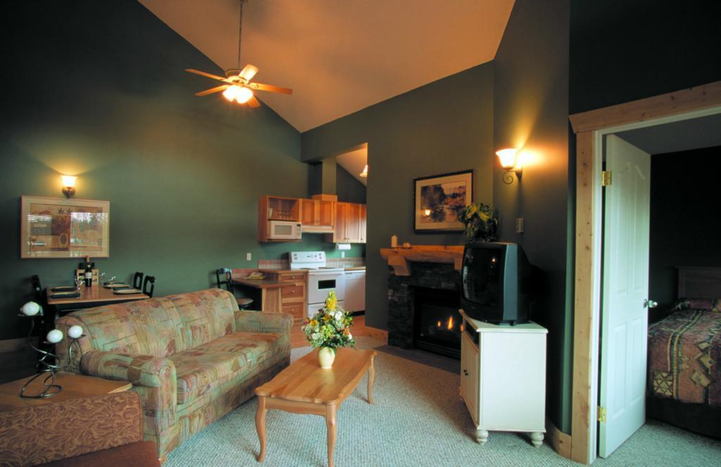 פרני Cornerstone Lodge By Park Vacation Management מראה חיצוני תמונה