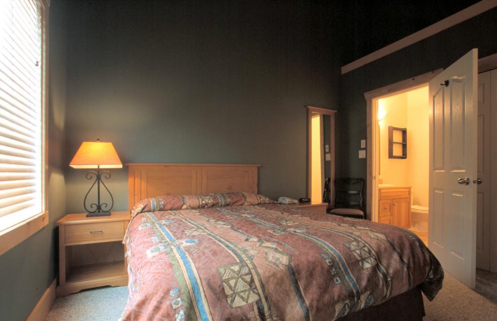 פרני Cornerstone Lodge By Park Vacation Management מראה חיצוני תמונה